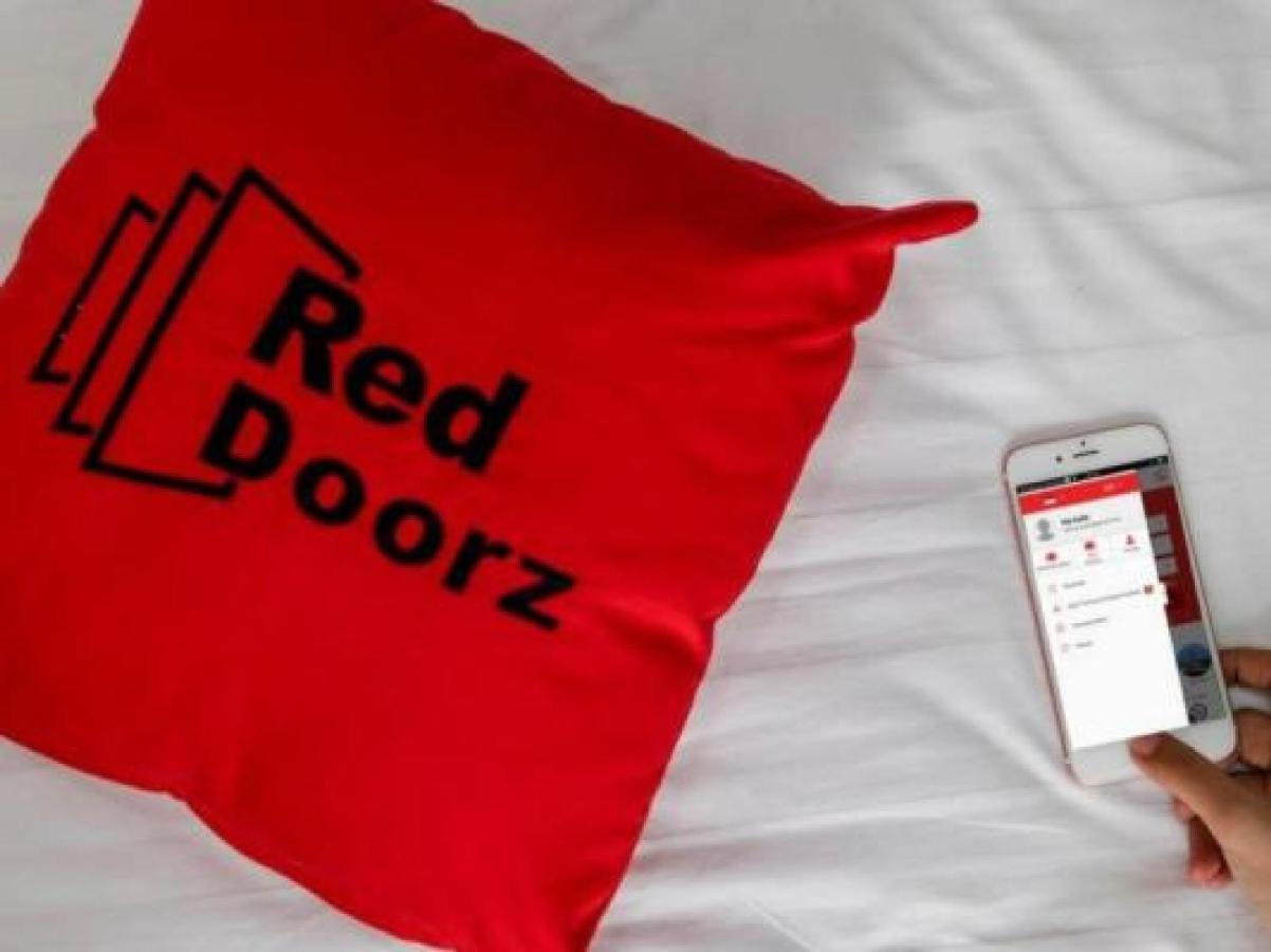 Reddoorz Plus Near Stie Ykpn 2 Maguwo Esterno foto